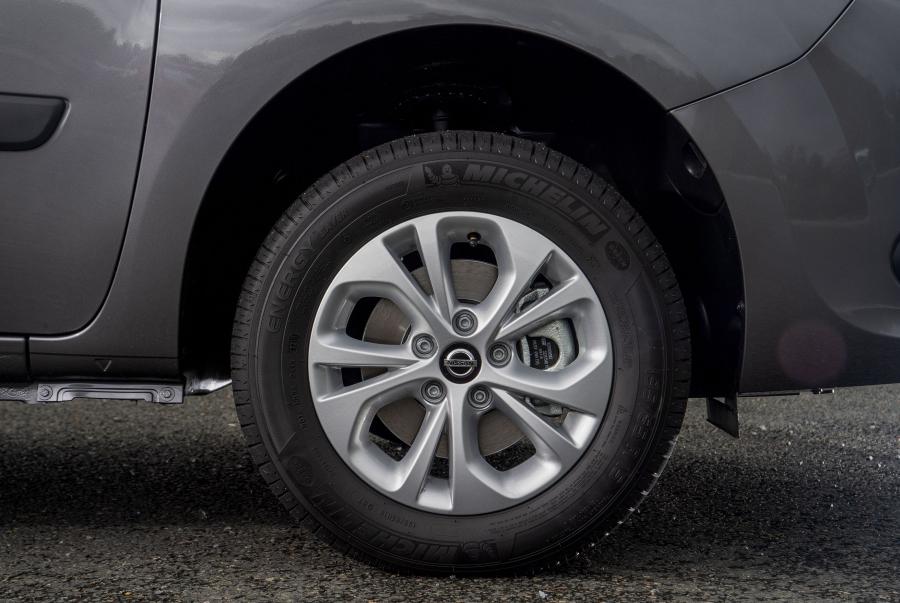 Колеса Nissan NV250 L2 Van 2019 года  (EU) (фото 2 из 39)